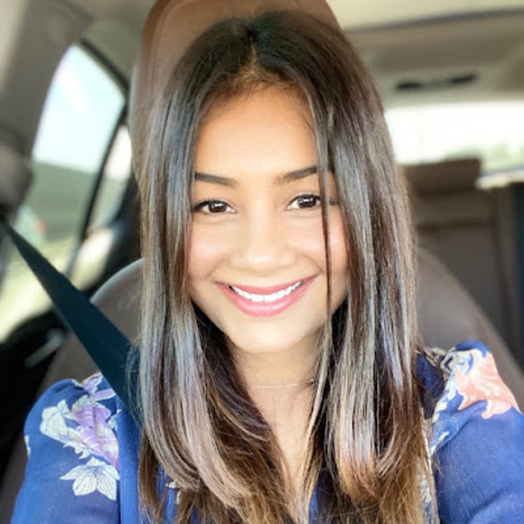 Meet your Posher, Pooja - Picture 1 of 1
